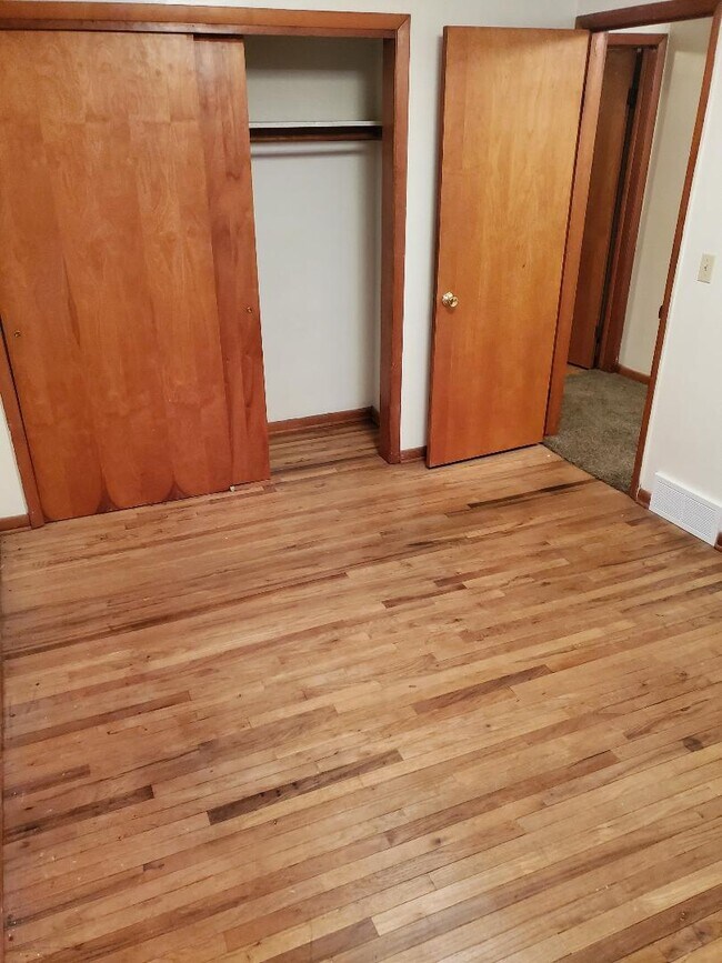 Foto del edificio - 8463 Pleasantwood Ave NW