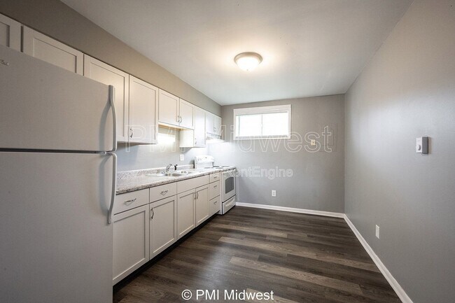 Foto del edificio - 7046 US-36