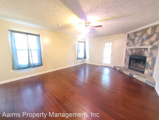 Building Photo - 3 br, 2 bath House - 4427 Pensacola Drive