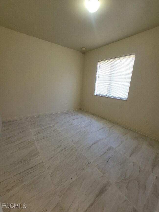 Foto del edificio - 862 Holmes Ave