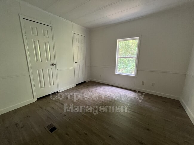 Building Photo - 12071 Woodland Lake Rd