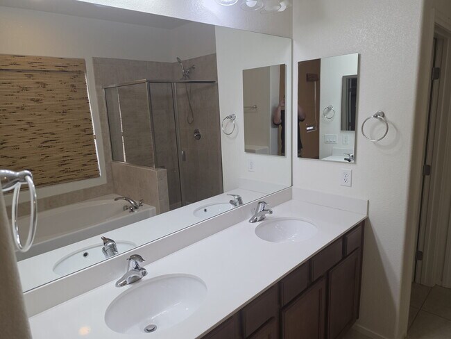 Foto del edificio - 4 Bedrooms PLUS loft and office/den in Cadence!