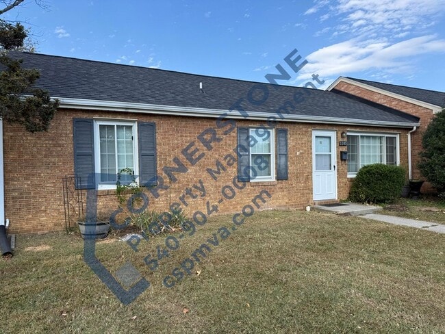 Building Photo - 1105 Lakeview Pl