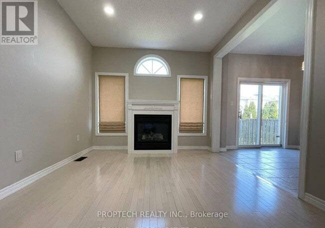 Photo du bâtiment - 220 Farmstead Rd