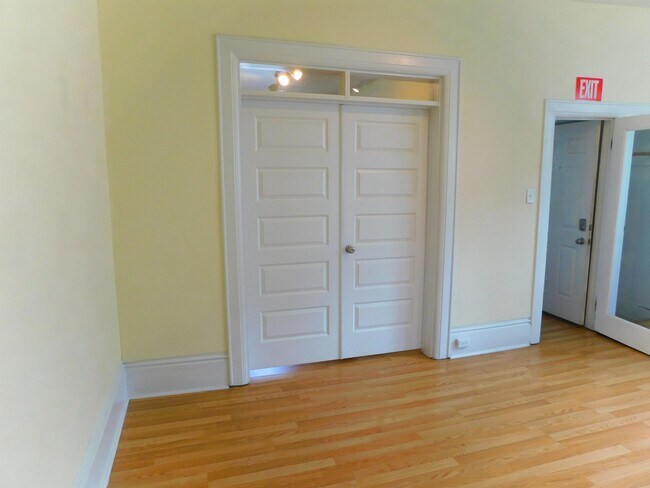 Building Photo - 512-514-514 E 500 S