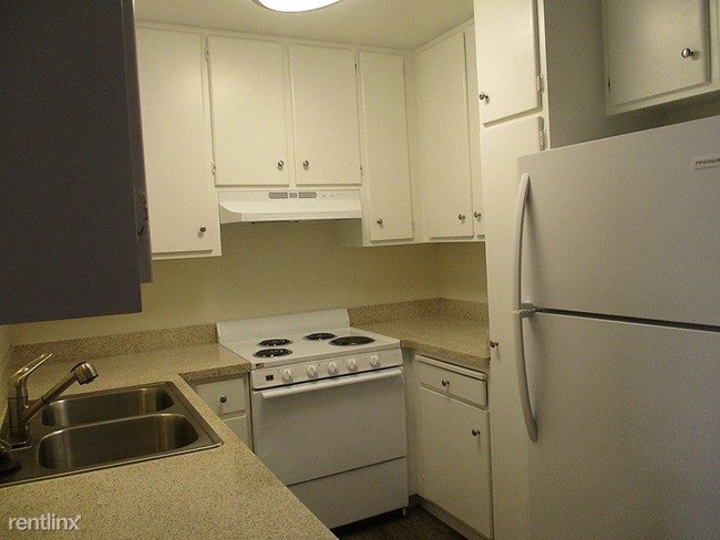 Foto del edificio - 2 br, 2 bath Apartment - 3827 Conrad Drive 13