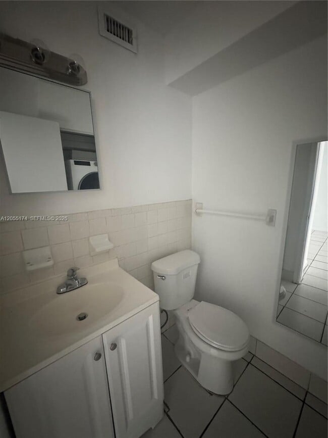 Foto del edificio - 2606 NW 52nd Ave