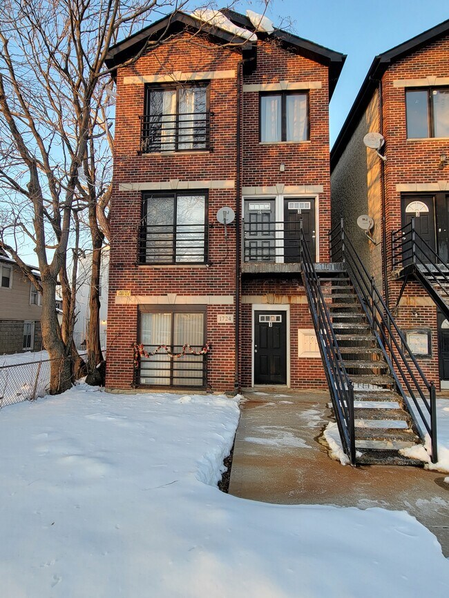 Building Photo - 1724 W Edmaire St