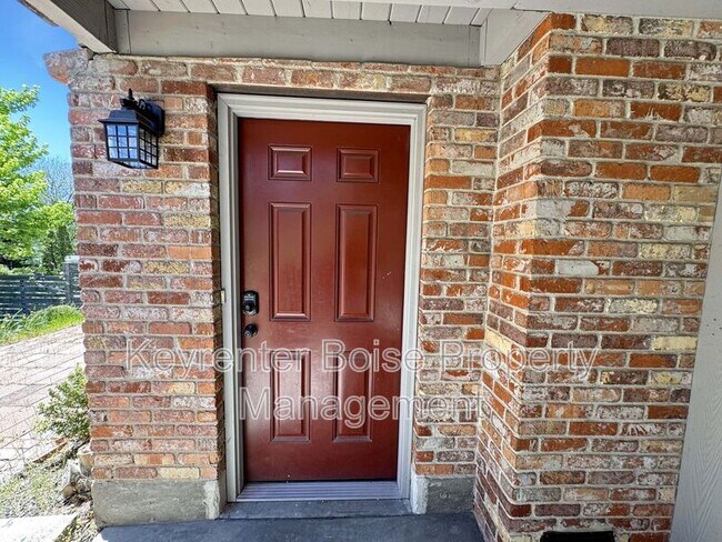 Foto del edificio - 2829 N Bogus Basin Rd