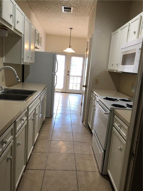 Building Photo - 7107 Silver Dale Dr