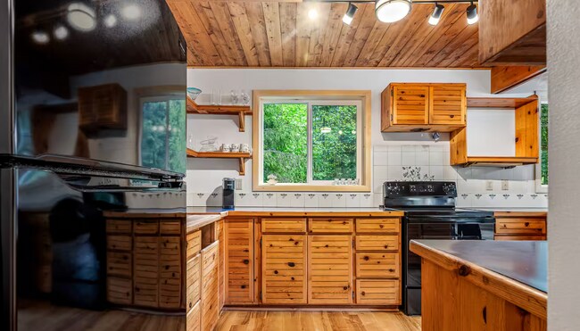 Building Photo - 33749 Wolf Trail Ln