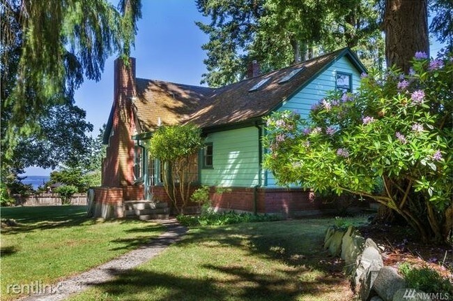 Building Photo - 17606 72nd Ave W