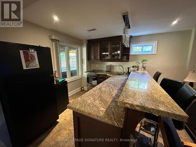Building Photo - 30 Knole Haven Dr
