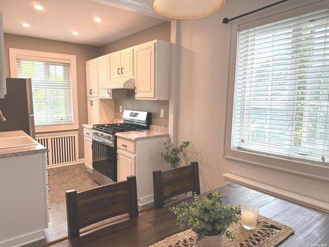 Building Photo - 49 Nathan Hale Dr