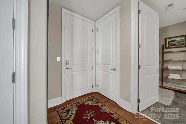 Building Photo - 4620 Piedmont Row Dr