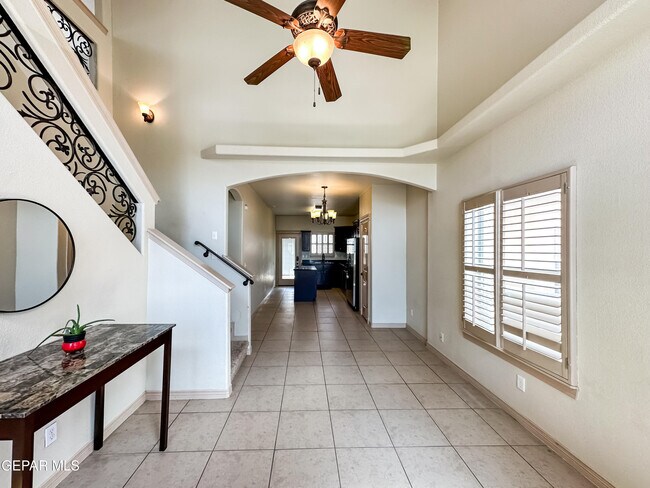 Building Photo - 5425 Francisco Roque Dr