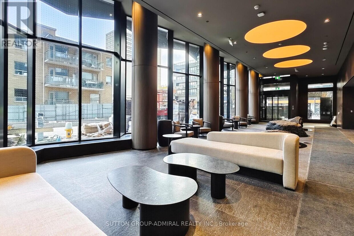 Photo principale - 120 Broadway Ave