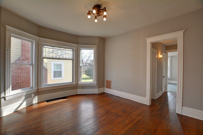 Building Photo - 1441 W Macon St