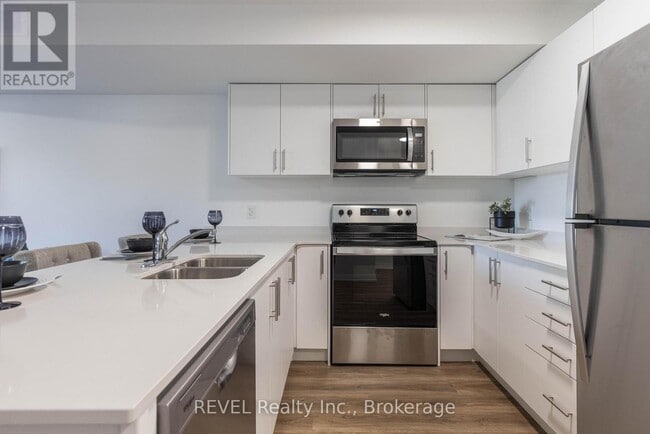 Building Photo - 35 Southworth St N