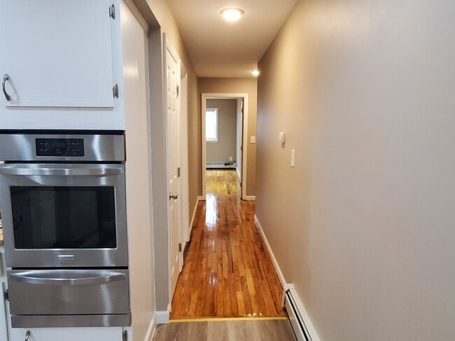 Building Photo - 133 Collard St