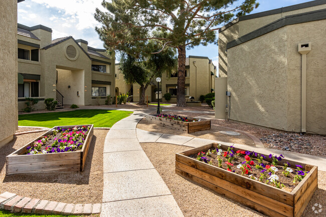 Building Photo - Val Vista Gardens Apartments