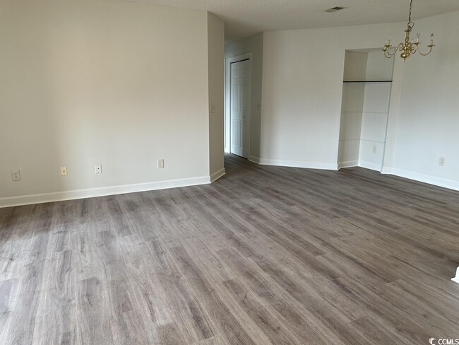 Building Photo - 4301 Lotus Ct