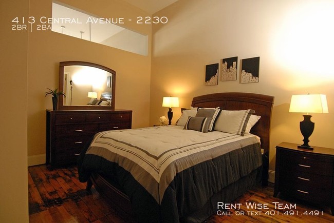 Foto del edificio - High End Traditional Mill Living