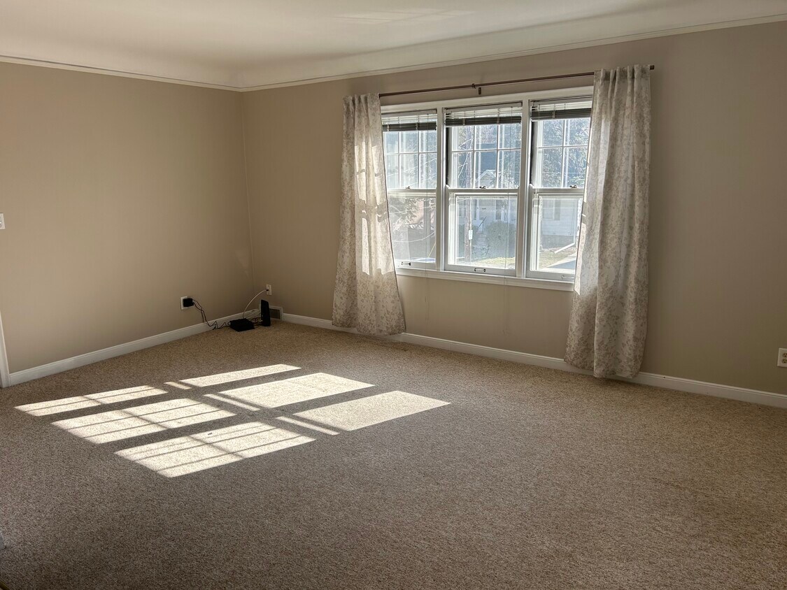 Foto principal - 1123 2nd St NW