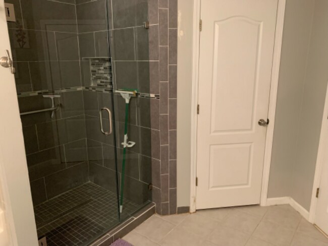 Foto del edificio - 180 Pebble Brooke Ct