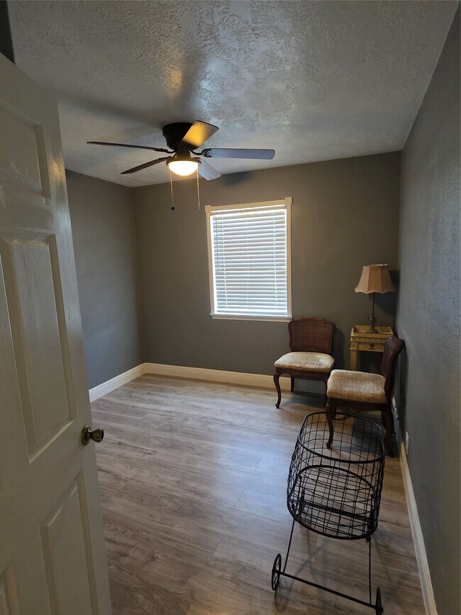 Foto del edificio - 9330 Chesterfield Dr