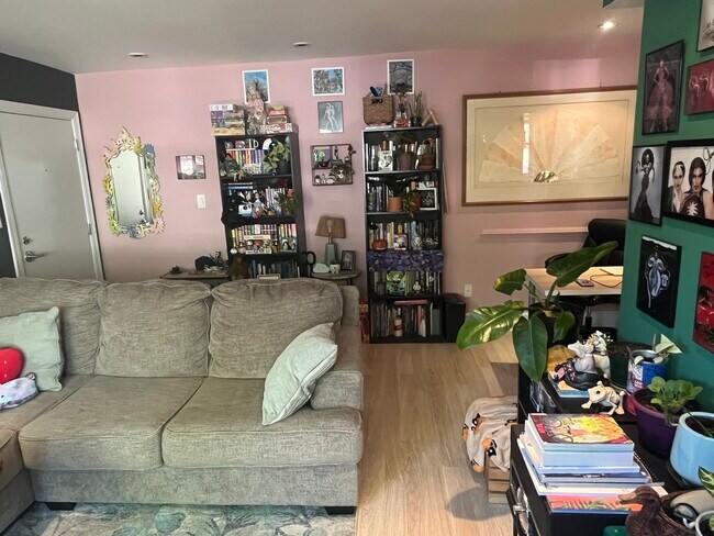 Foto del edificio - 4411 1st Pl NE