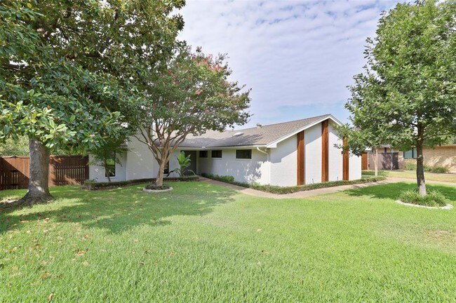 Building Photo - 4224 Royal Ridge Dr