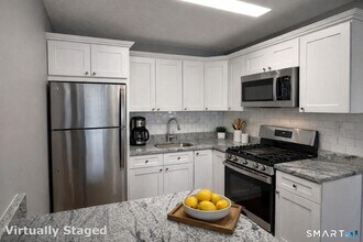 Building Photo - 1168 Main St