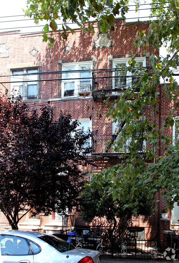 Building Photo - 1015 63rd St