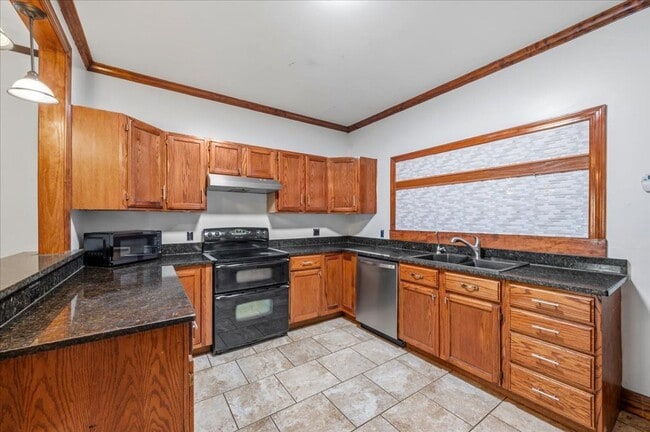 Building Photo - Charming 2BR Home in Ardsley Park – Walk to Starland Yard & Local Favorites!