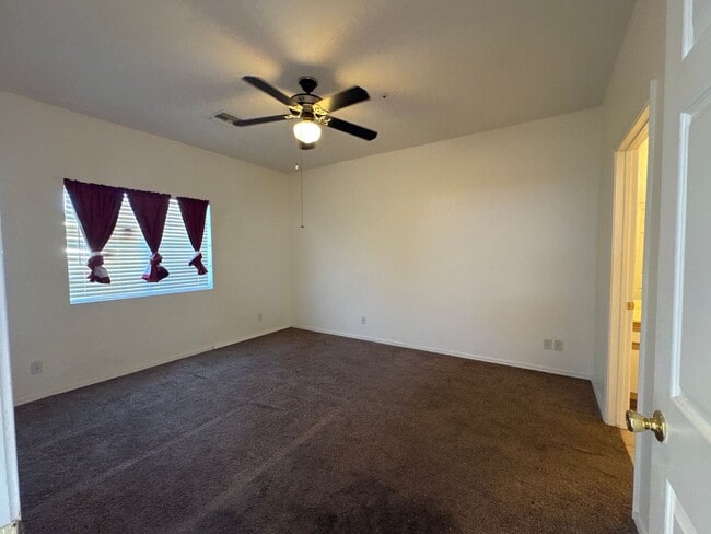 Building Photo - 2834