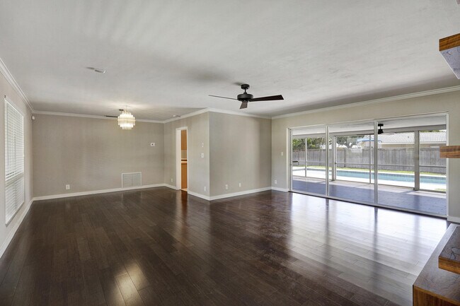 Foto del edificio - 800 SW 12th Ave