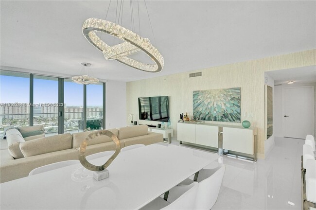 Foto del edificio - 330 Sunny Isles Blvd