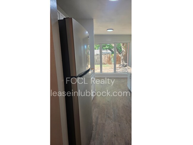 Foto del edificio - Affordable, updated 3/1/Carport