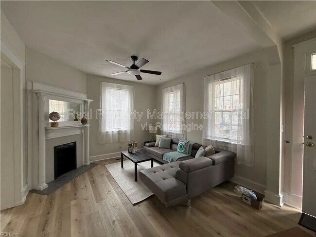 Foto del edificio - 1020 23rd St