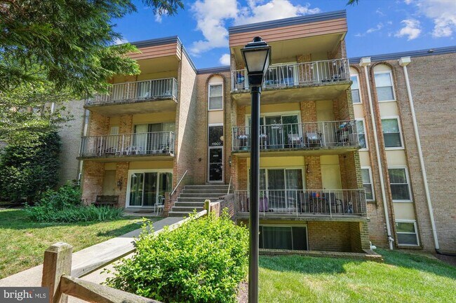 Foto del edificio - 11907 Parklawn Dr