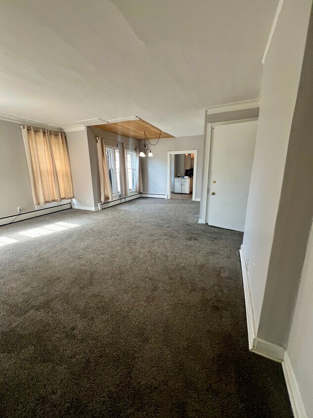Foto principal - 104 Linwood Ave