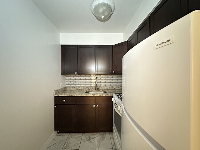 Foto del edificio - 6830 N Sheridan Rd