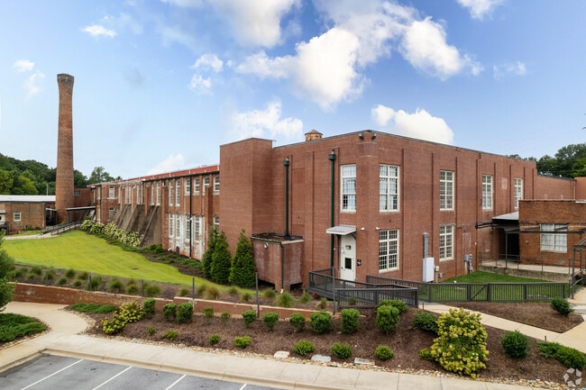Building Photo - The Carlisle Apartments