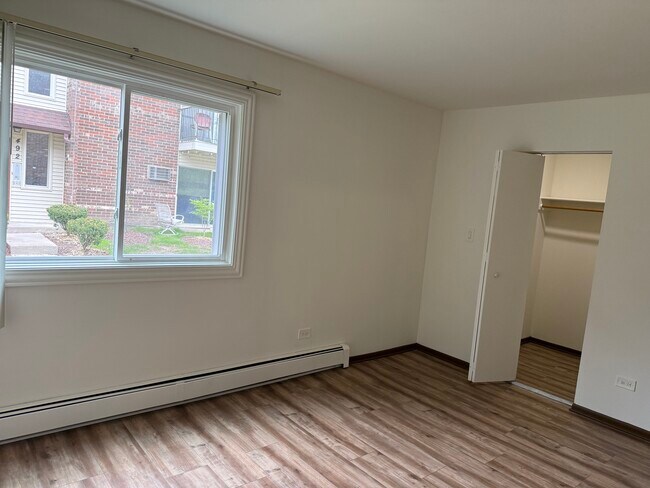 Foto del edificio - 480 Pleasant Run Dr