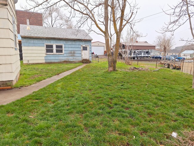 Building Photo - Charming 2-bedroom, 1-bathroom