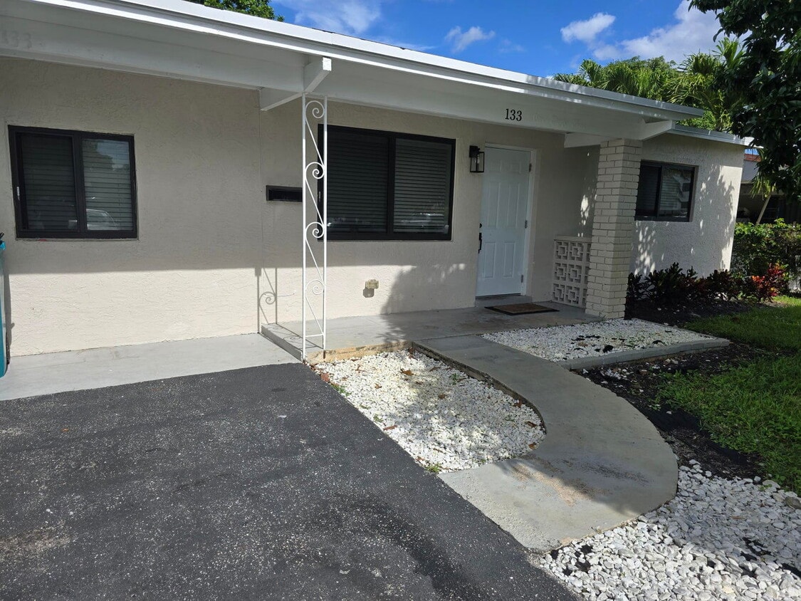 Photo - 133 Southeast 13th Avenue, Boynton Beach, FL 33435 - 2 BR 2 BA single-family home