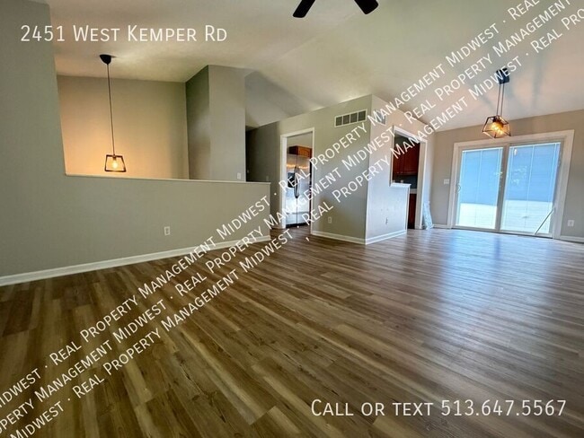 Building Photo - 2451 W Kemper Rd