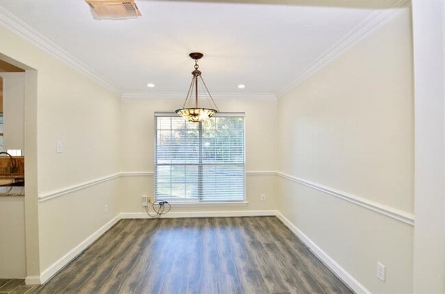 Foto del edificio - 1114 Knoll Crest Ct