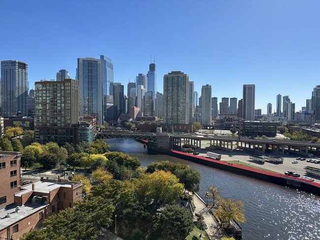 Foto del edificio - 700 N Larrabee St